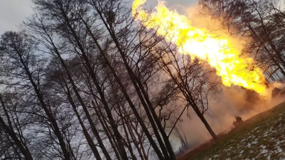 Gazociąg stanął w ogniu