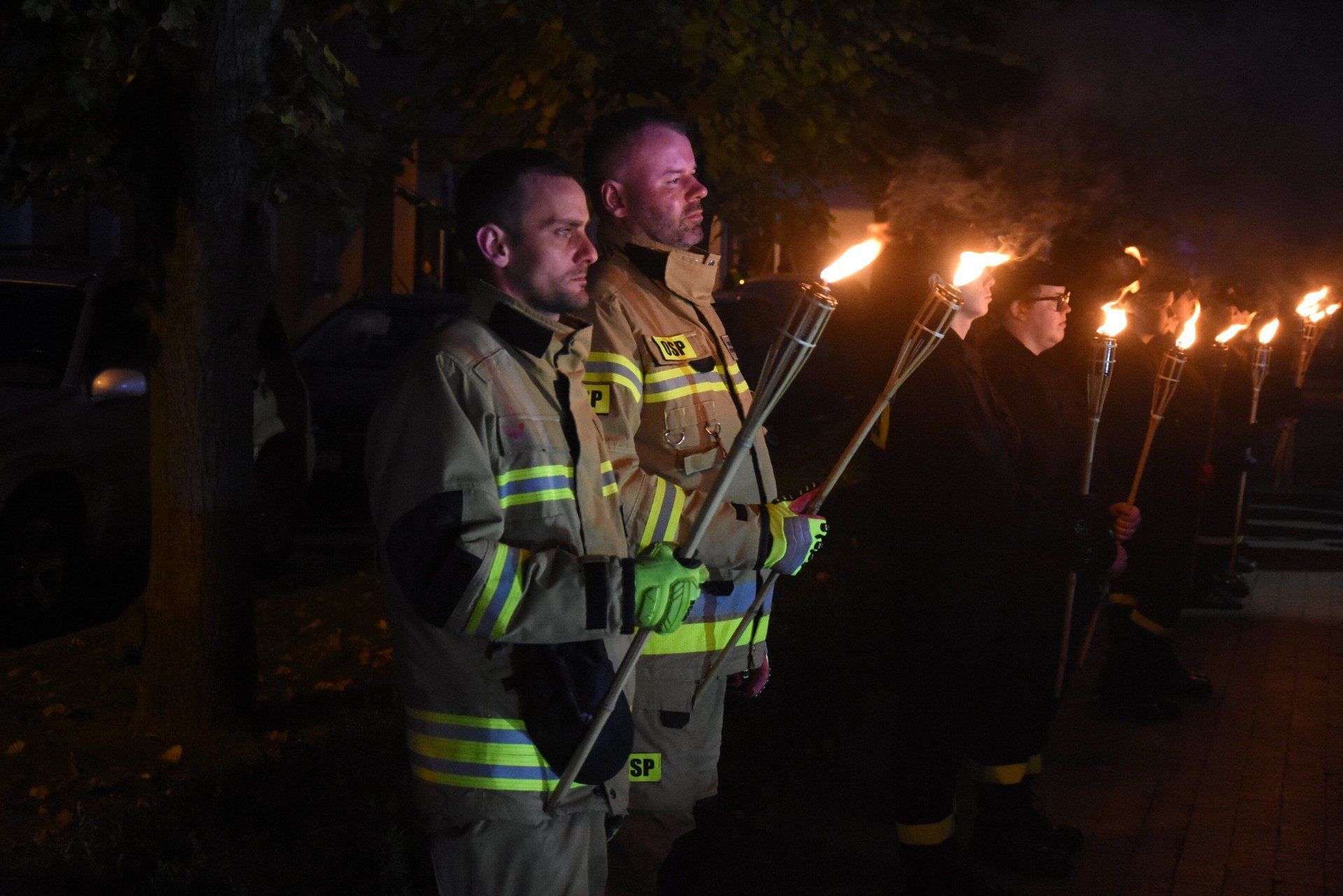 Obchody 86. rocznicy Rozstrzelania Synów Ziemi Ksiąskiej i Dolskiej uświetnili m.in. druhowie Ochotniczych Straży Pożarnych z gminy Książ Wlkp. i Dolsk.