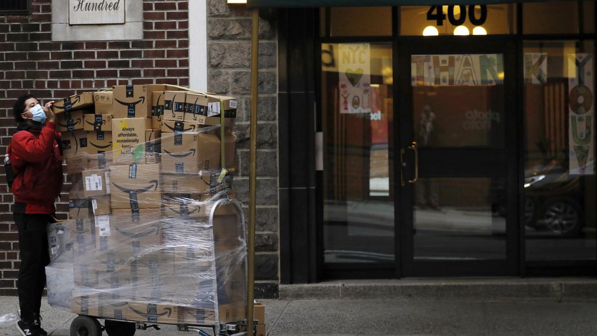 Koronawirus w USA wpływa na portfele Amerykanów (zdjęcie ilustracyjne).