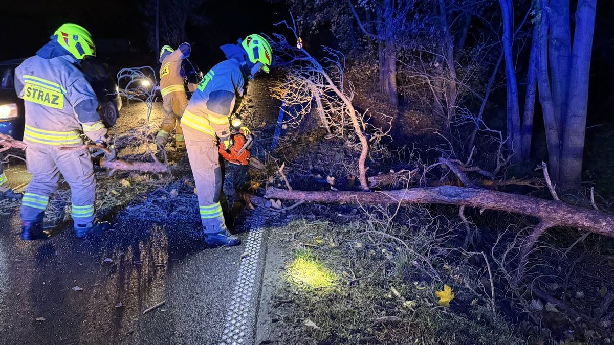  Ulewy i silny wiatr paraliżują Polskę