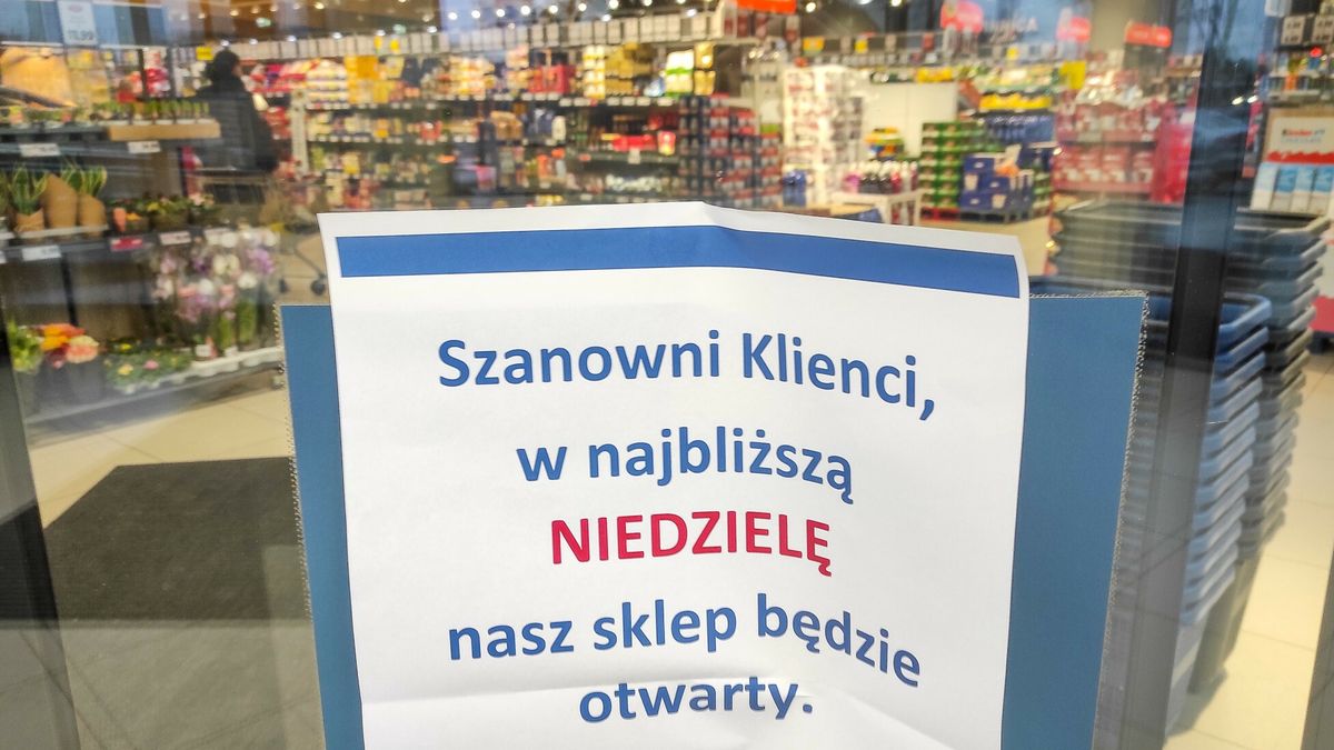 21 proc. badanych Polaków chce handlu w każdą niedzielę, tyle samo oczekuje całkowitego zakazu handlowania