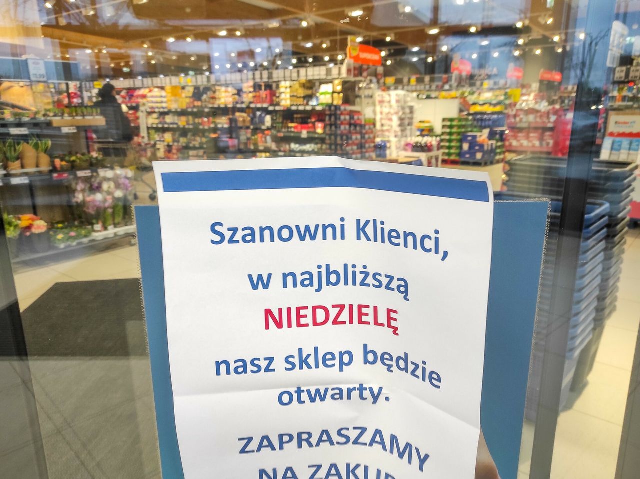 Handel w niedzielę dzieli Polaków. Oto wyniki najnowszego badania