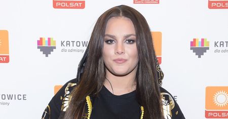 Ewa Farna ścisnęła się gorsetem. To nie talia, a wpis robią wrażenie