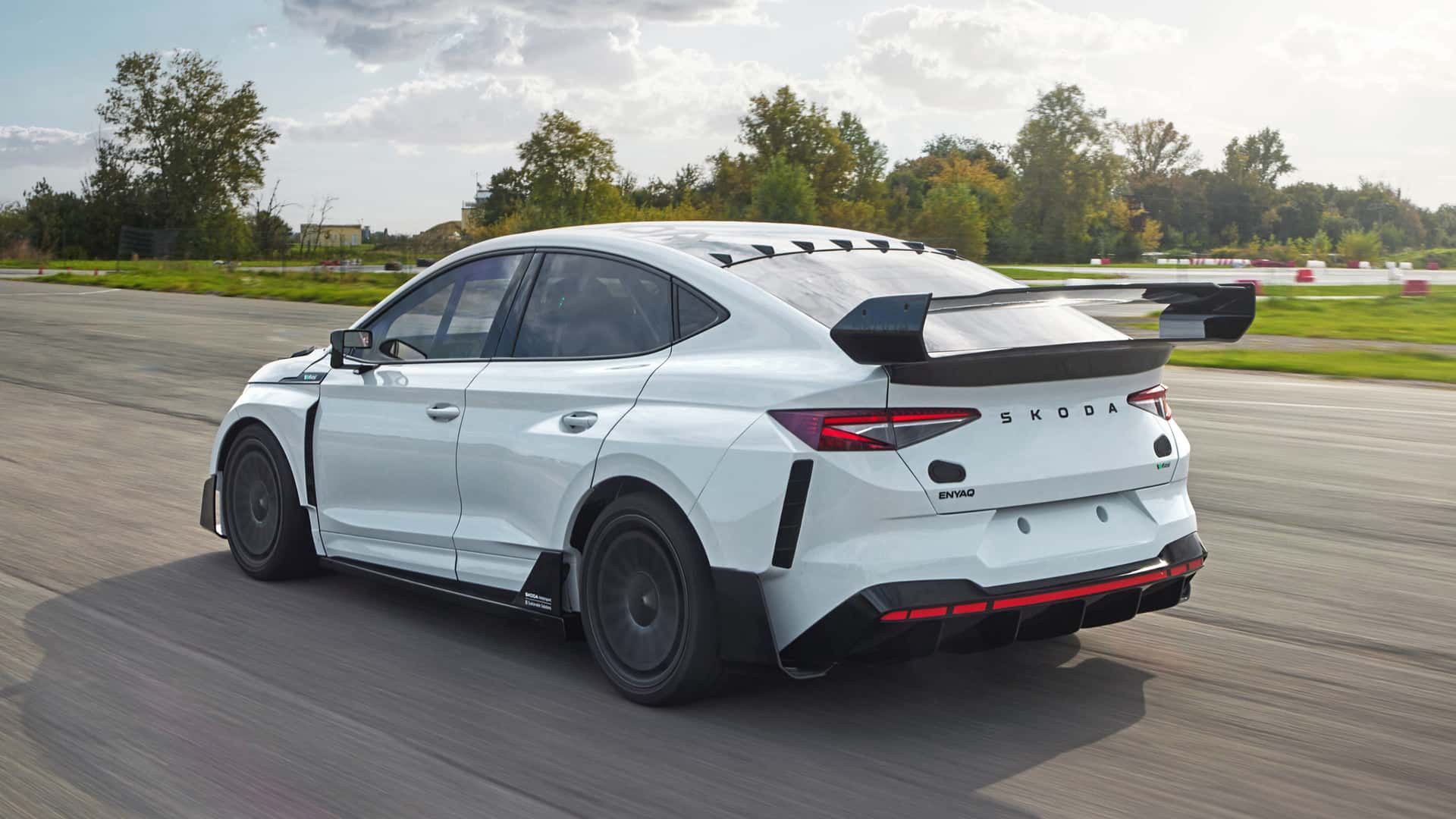 Škoda Enyaq RS Race Concept 