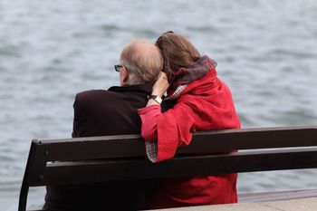 Seks seniorów sprzyja zdrowiu. Ginekolog mówi jasno