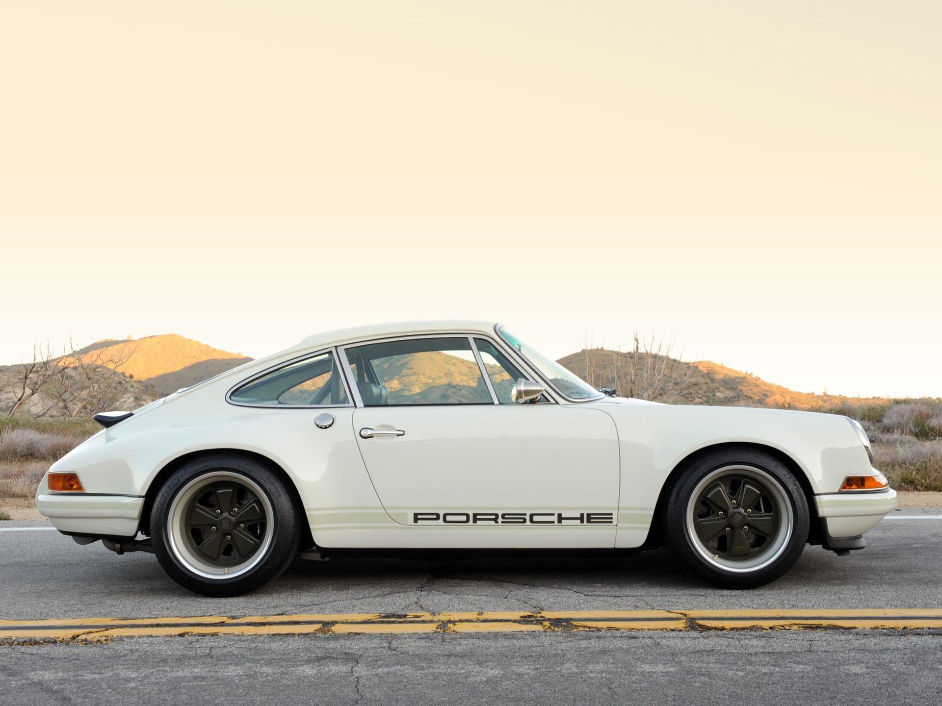 Singer Porsche 911 - król współczesnych klasyków 54