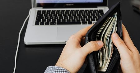 Pracownicy powiedzieli, ile zarabiają. "3 tys. zł na rękę miesięcznie"