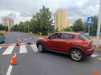 Zielona Góra: Wypadek i potrącenie 78-latki na przejściu dla pieszych