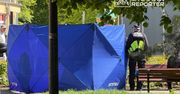 Tragedia w Warszawie. 68-latek zasłabł w parku i zmarł. Na miejscu trwają czynności policji pod nadzorem prokuratora