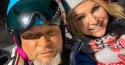 Opalony Krzysztof Rutkowski pozuje w kasku u boku zmarzniętej żony: "MY"