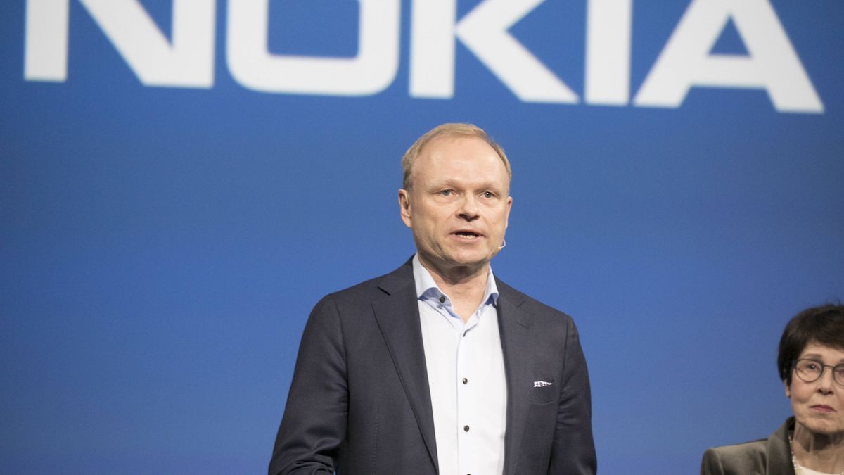 Nokia appoints Pekka Lundmark as company president and CEO
epa08264150 Appointed President and CEO of Nokia Pekka Lundmark speaks during a press conference in Espoo, Finland, 02 March 2020. Nokia's Board of Directors appointed Pekka Lundmark as the company's President and CEO. He is expected to take office on 01 September 2020.  EPA/PEKKA SIPOLA 
Dostawca: PAP/EPA.
PEKKA SIPOLA