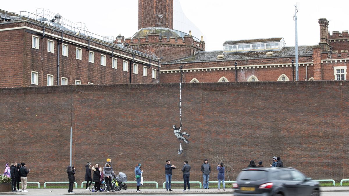 Na murze byłego więzienia w Reading Banksy namalował  Oskara Wilde'a