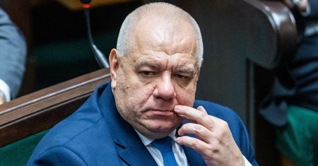 Sasin uderza w Hołownie. "Ten stan bardziej obciąża jego niż nas"