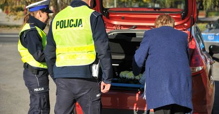 Ruszyła policyjna akcja "Znicz 2019". Na drogach 5 tys. policjantów