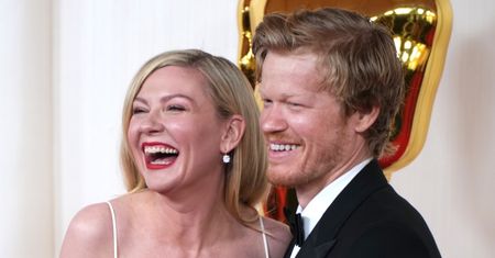 Oscary 2024. Kirsten Dunst POTKNĘŁA SIĘ o Oscara! Bezcenna reakcja gwiazdy (ZDJĘCIA)