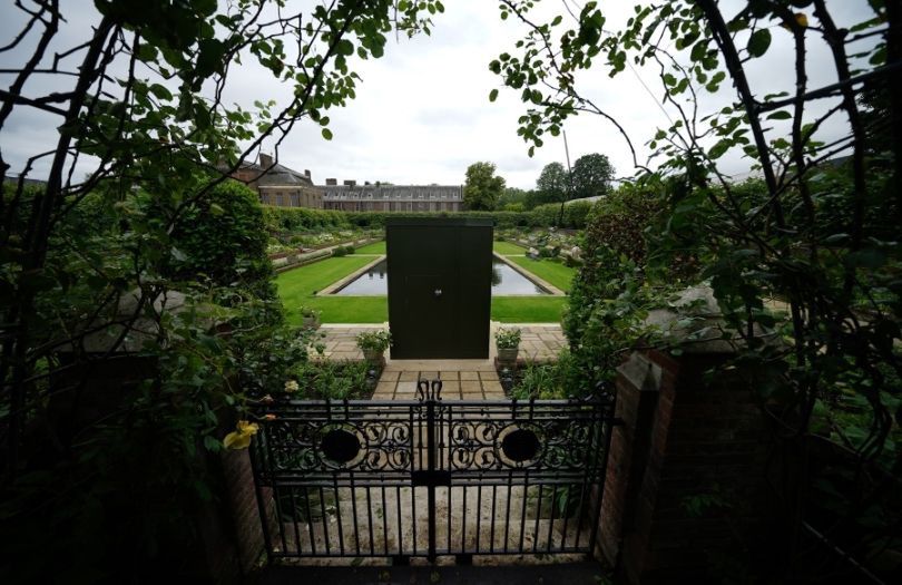 Tak wyglądają ogrody Pałacu Kensington dzień przed odsłonięciem pomnika księżnej Diany