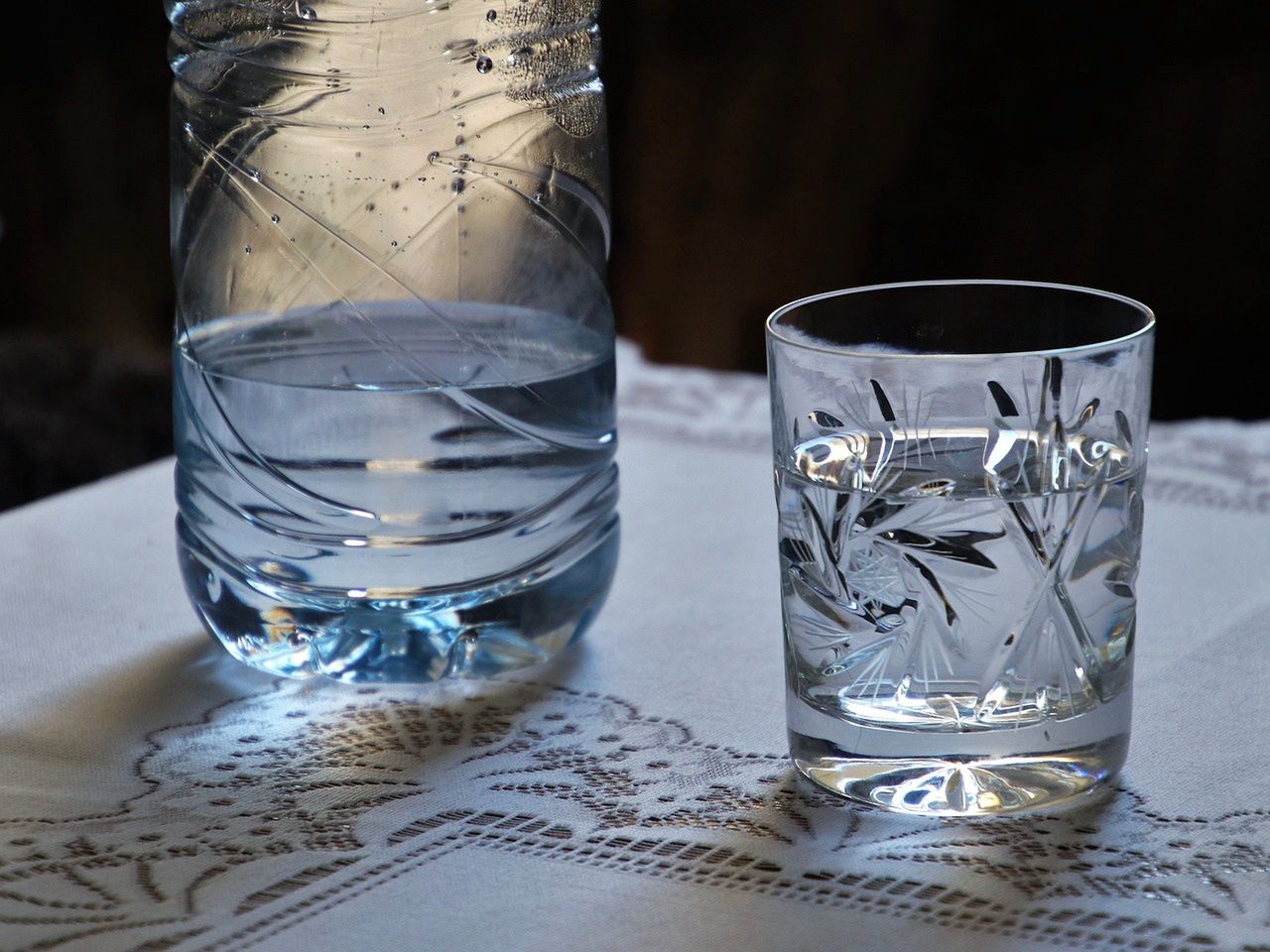 Is drinking water before sleep healthy?