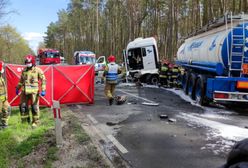 Tragiczny wypadek pod Tanowem. Mercedes uderzył w cysternę. Kobieta zginęła na miejscu