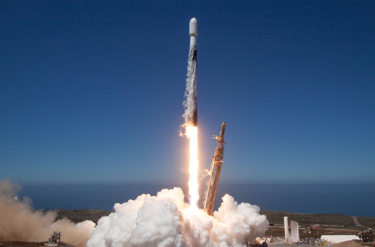 Elon Musk's SpaceX launches EagleEye satellite, while fires and polio cases spark global concerns