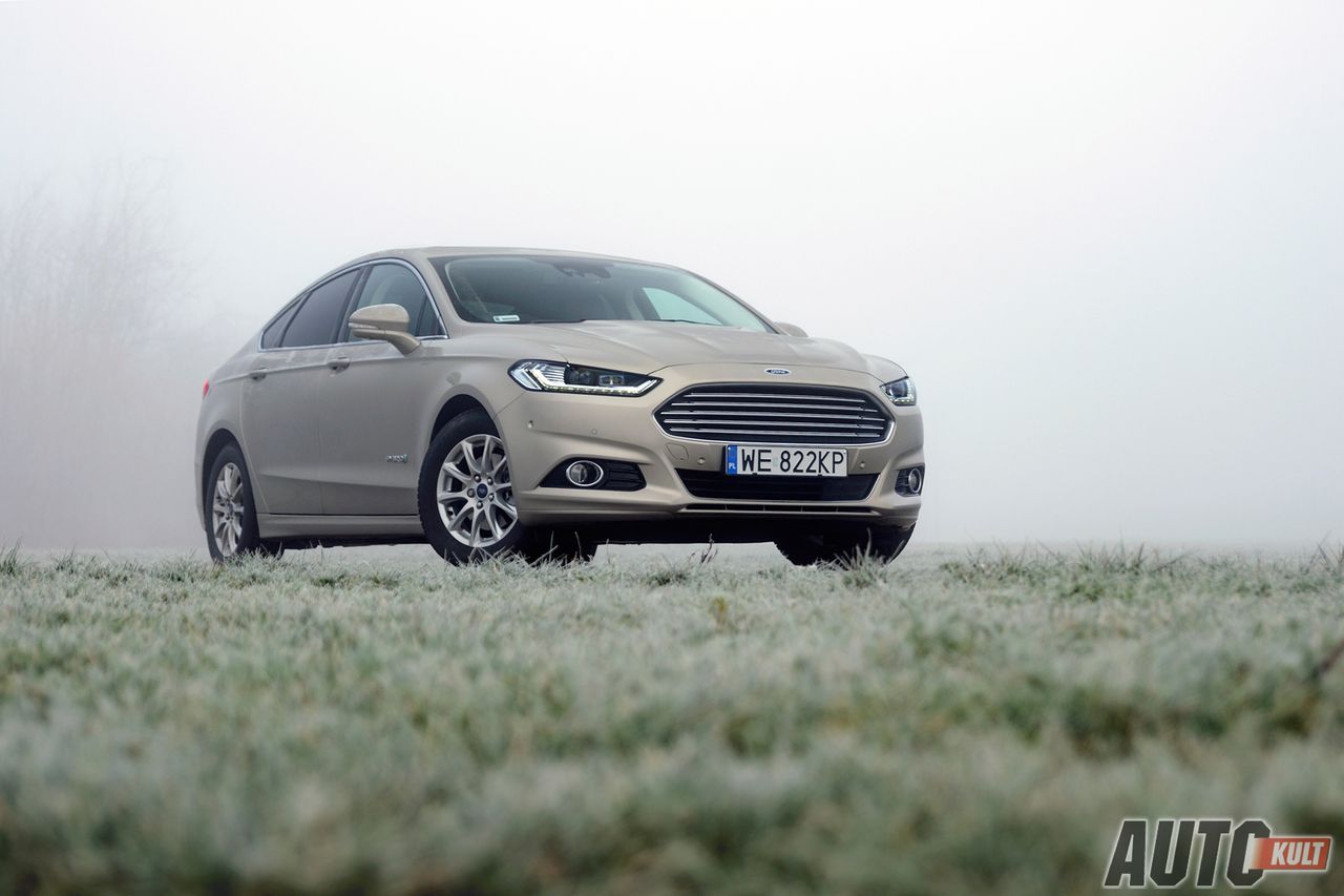 Ford Mondeo Hybrid Titanium - zdjęcia