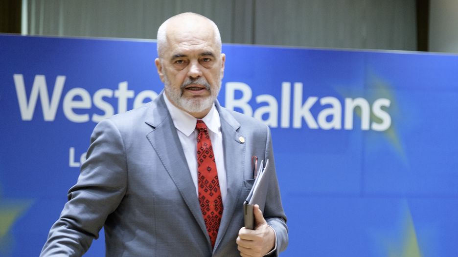 Europejski szczyt unijny, którego tematem była akcesja Ukrainy do struktur, wzbudziła gniew przywódców państw od lat czekających na przyjęcie. Edi Rama, premier Albanii zademonstrował swoje niezadowolenie  