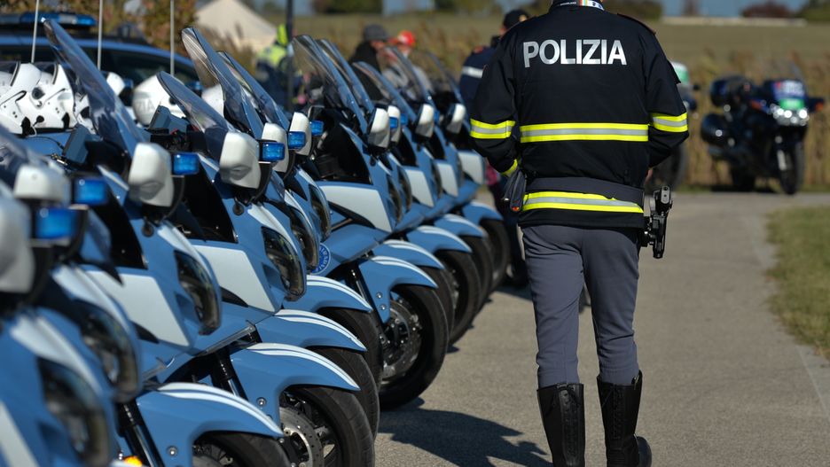 Włoska policja. Zdjęcie ilustracyjne