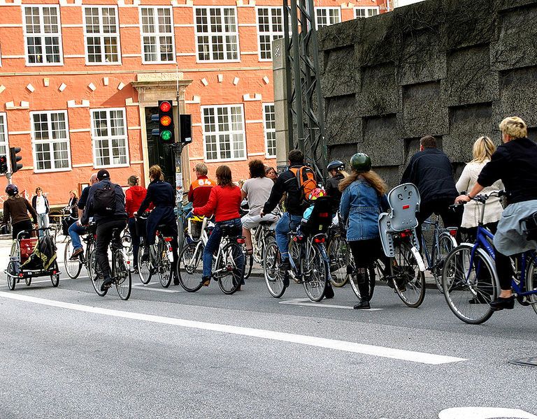 Rowerzyści w Kopenhadze (fot. automotiveit.com)