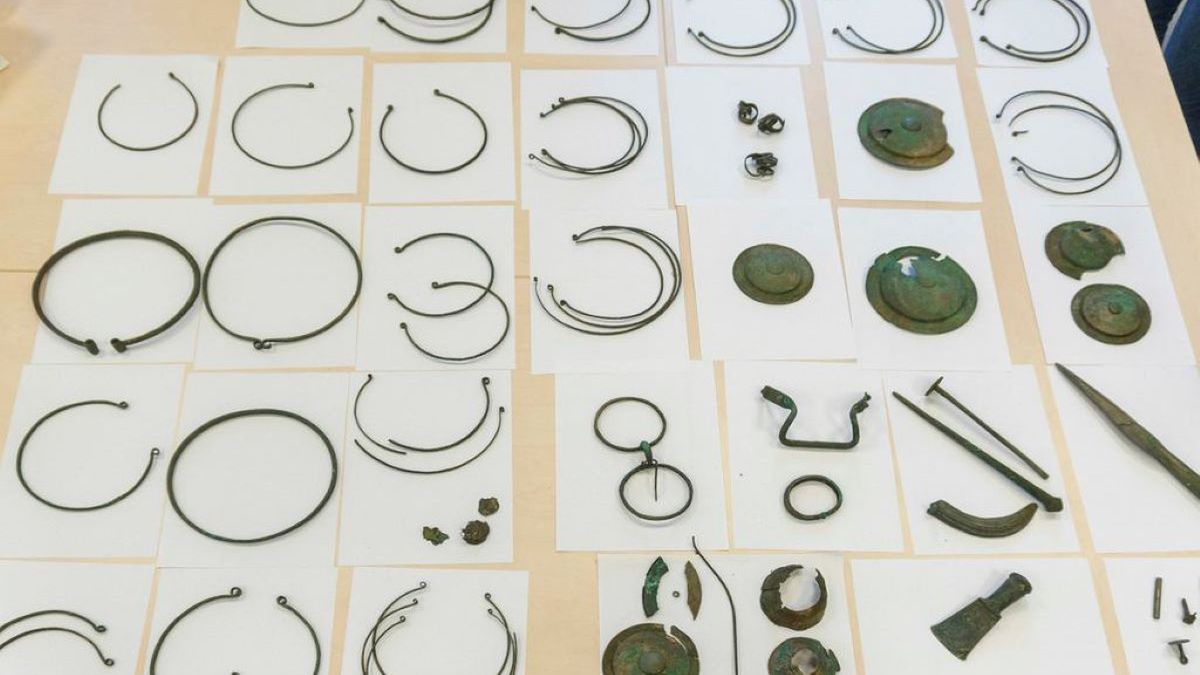 Policja szuka poszukiwaczy skarbu.