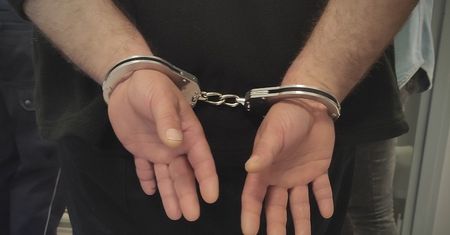 Legnica. Pobił ekspedientkę, bo nie pozwoliła mu ukraść pasty do zębów. Grozi mu 15 lat więzienia