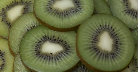 Kiwi – owoc, który warto jeść zimą