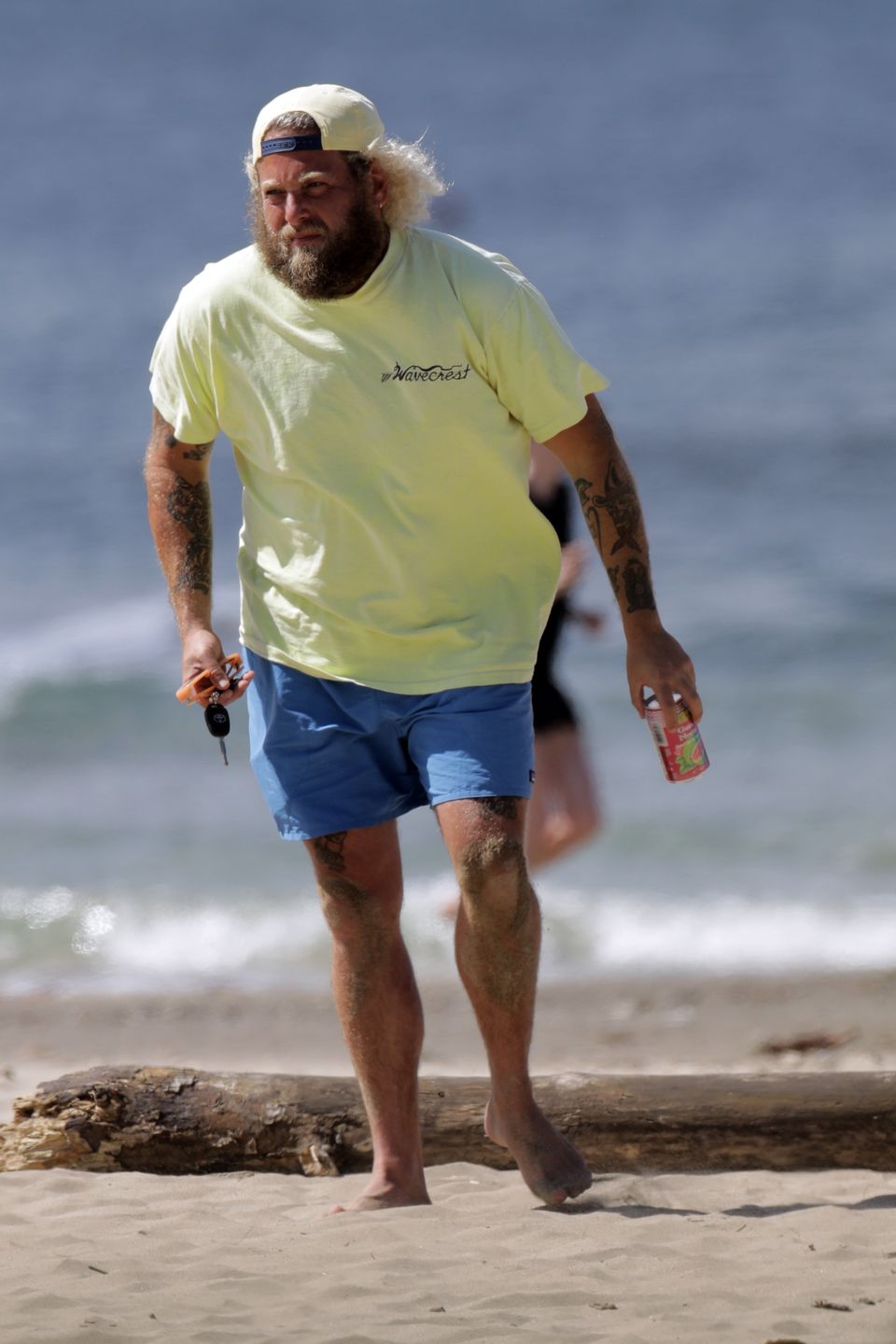 Jonah Hill z dziewczyną na plaży