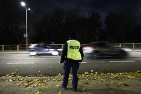 Dawał policjantom znaki. Funkcjonariusze od razu wiedzieli, że coś jest nie tak