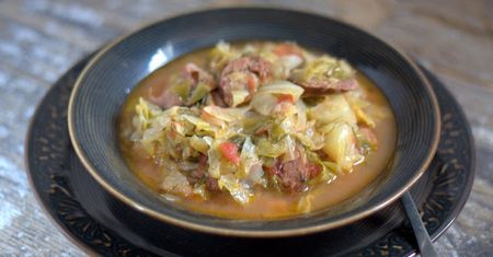 Bigos z młodej kapusty