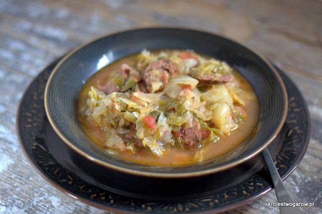 Bigos z młodej kapusty