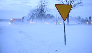 Olsztyn zmaga się z atakiem zimy. Tyle śniegu nie było od 19 lat
