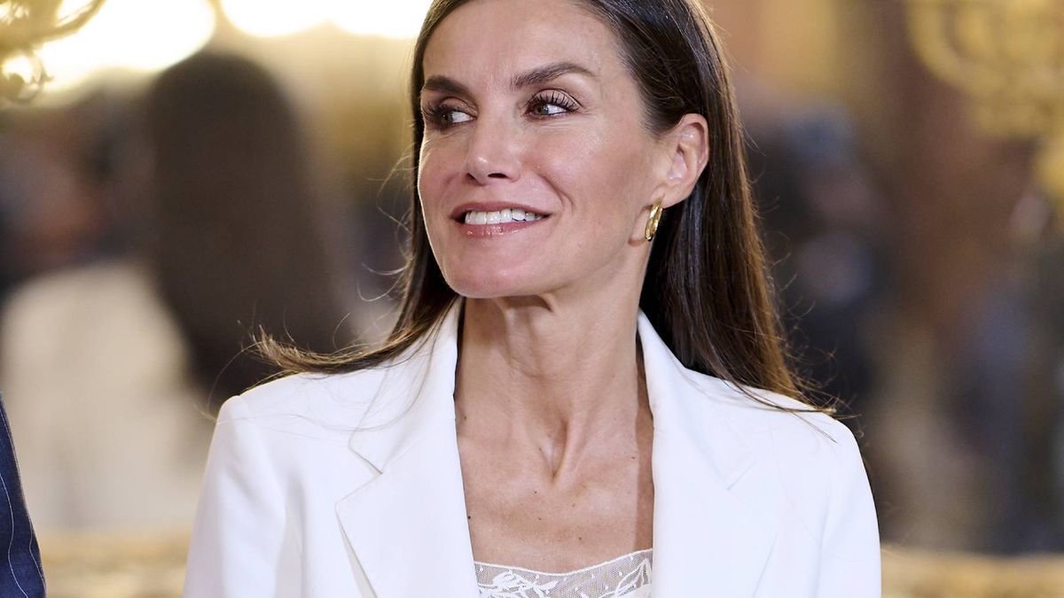 Królowa Letycja zadała szyku w garniturze