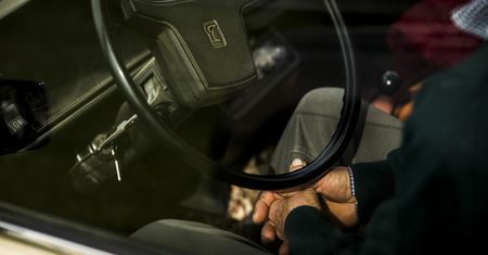 Ksiądz zamknął ministrantów w bagażniku i odjechał. Finał szokuje