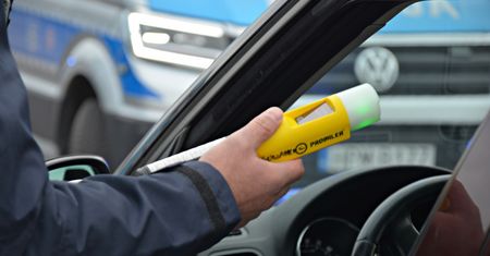 Kupił auto i postanowił je opić. Szkoda, że później wsiadł za kółko