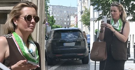 Karolina Ferenstein łapie promienie słońca i PARKUJE GDZIE CHCE brykę za niespełna milion złotych (ZDJĘCIA)