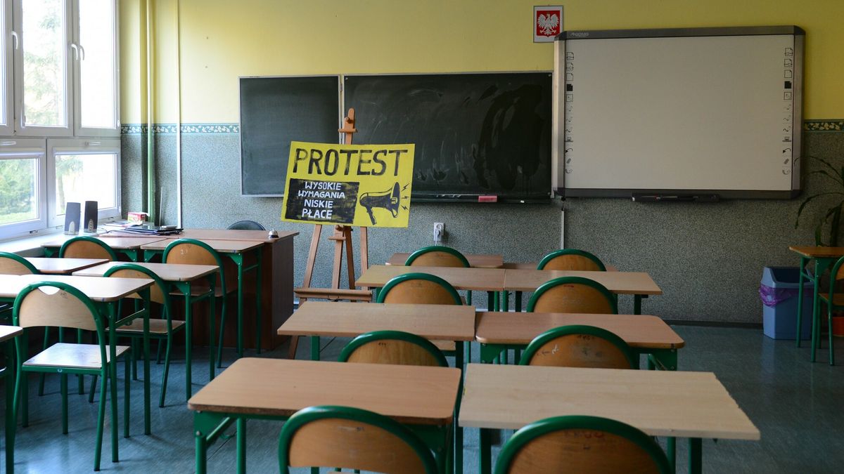 Nauczyciele w Polsce zarabiają niewiele. W 2019 r. zorganizowali strajk Fot. Adam Staskiewicz/East News