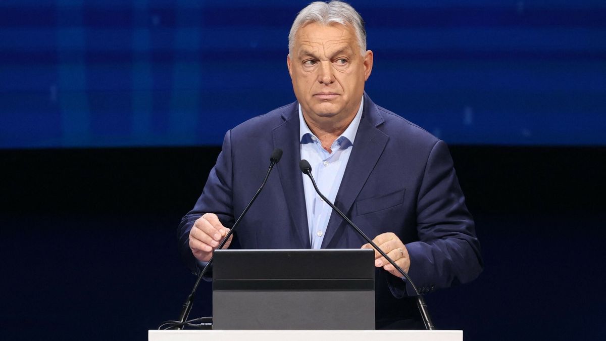 Spotkanie polityk�w skrajnej prawicy w Madrycie
Hungarian Prime Minister Viktor Orban delivers a speech during a meeting of Patriots for Europe, the European Parliament's largest far-right bloc, at a hotel in Madrid on February 8, 2025. With Viktor Orban and Marine Le Pen as headliners, and under the slogan "Make Europe Great Again" �inspired by former U.S. President Donald Trump's "Make America Great Again," which calls for restoring America's greatness� numerous European far-right leaders gathered in Madrid today to advocate for a "180-degree change" in the European Union, leveraging the Trumpist momentum. (Photo by Thomas COEX / AFP)
THOMAS COEX