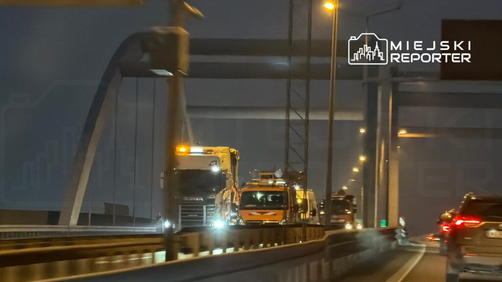 Warszawa: Asfaltowanie trasy S8 sparaliżowało ruch. 9 kilometrów korka