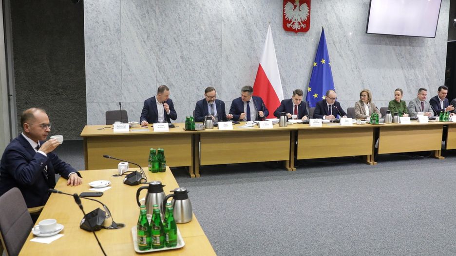 Marek Sowa, Daniel Milewski, Ma�gorzata Janyska, Krzysztof Mulawa, Pawe� Szrot, Piotr Kaleta, Aleksandra Leo, Miros�aw Orli�ski, Przemys�aw Witek, Micha� Szczerba
Tomasz Gzell
10 10. X, afera wizowa, cudzoziemcy, ds. tzw. afery wizowej, kadencja, komisja, komisja sejmowa, legalizacja pobytu cudzoziemc�w, polityk, polityka, pose� pos�owie, posiedzenie posiedzenia, sejm, Sejm RP, sejmowa, wizy