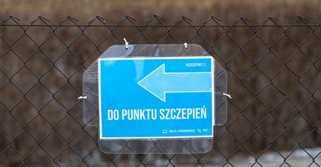 Ruszyły zapisy na szczepienia na COVID dla kolejnych roczników. Sprawdzamy szczegóły