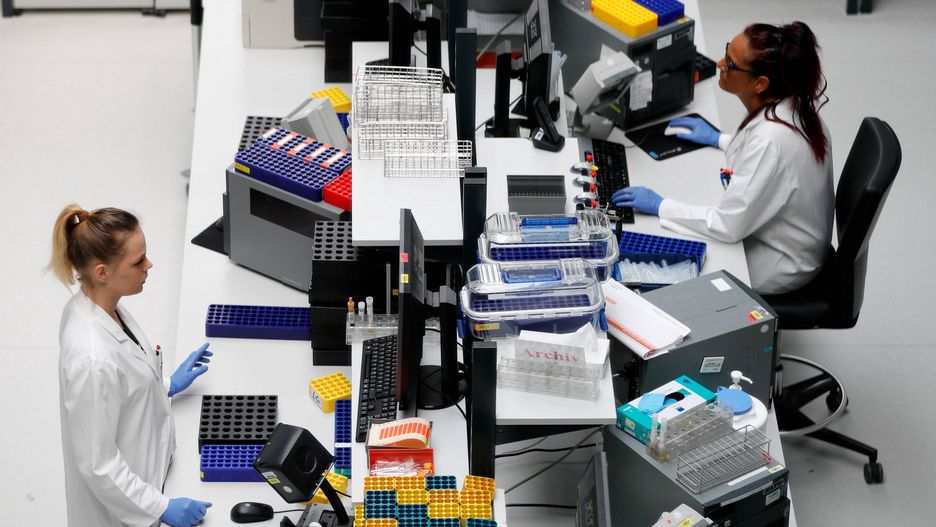 Koronawirus w Polsce i na świecie. Lek na COVID-19 już za kilka miesięcy?