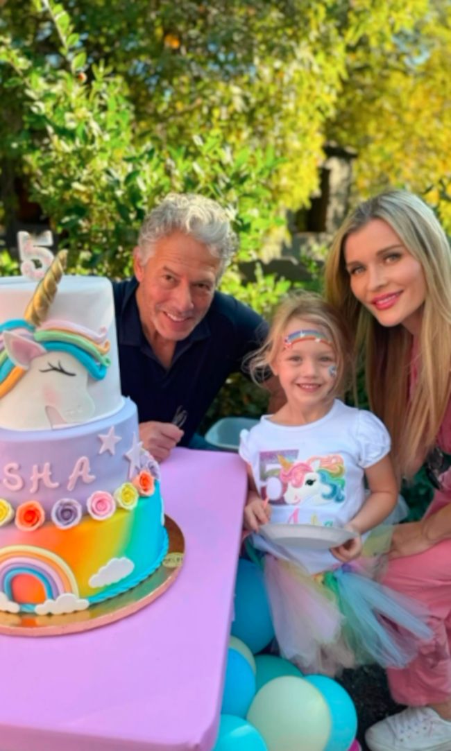 Joanna Krupa i Douglas Nunes z córką