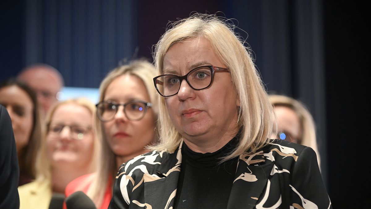 Warszawa, 18.05.2025. Wybory prezydenta RP - I tura. Minister klimatu i środowiska Paulina Hennig-Kloska w sztabie wyborczym Szymona Hołowni w Warszawie, 18 bm. Zakończyło się głosowanie w I turze wyborów prezydenta RP. (mr) PAP/Marcin Obara