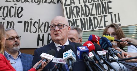 Wizyta w labiryncie, czyli prawny galimatias po decyzji PKW [OPINIA]