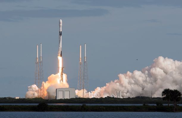 SpaceX zapowiada pierwszy "bezpłatny" lot załogowy. Firma szuka chętnych