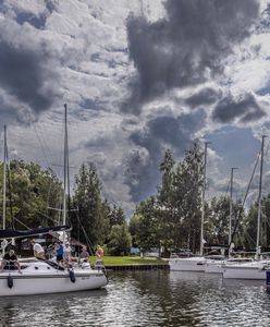Lato na Mazurach. Oto cennik wynajmu łodzi